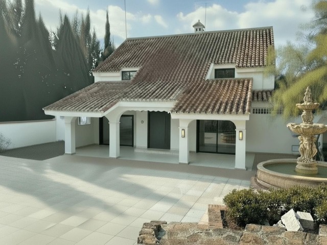 8 Bedrooms Villa in Marbella