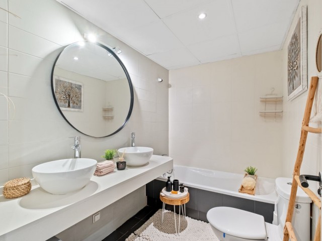 2 Bedrooms Apartment in Riviera del Sol