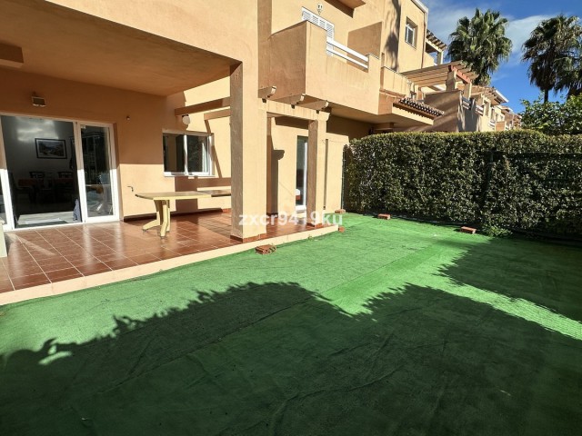 3 Bedrooms Apartment in Elviria