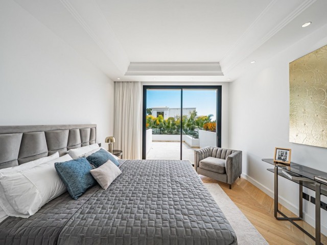 5 Bedrooms Villa in Marbella