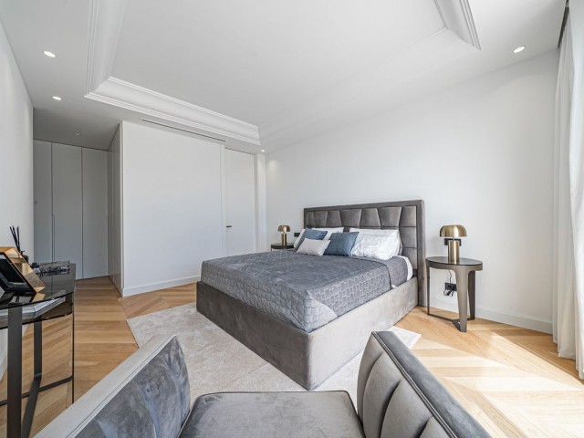 5 Bedrooms Villa in Marbella