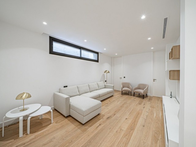 5 Bedrooms Villa in Marbella