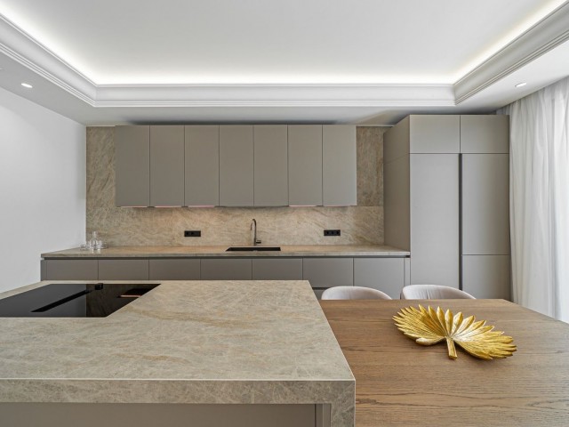 5 Bedrooms Villa in Marbella