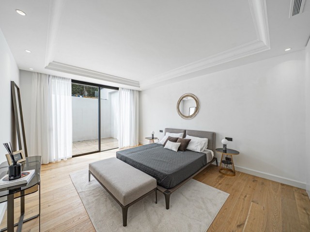 5 Bedrooms Villa in Marbella