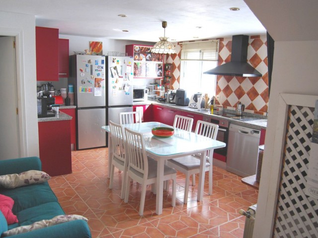 3 Bedrooms Apartment in Estepona