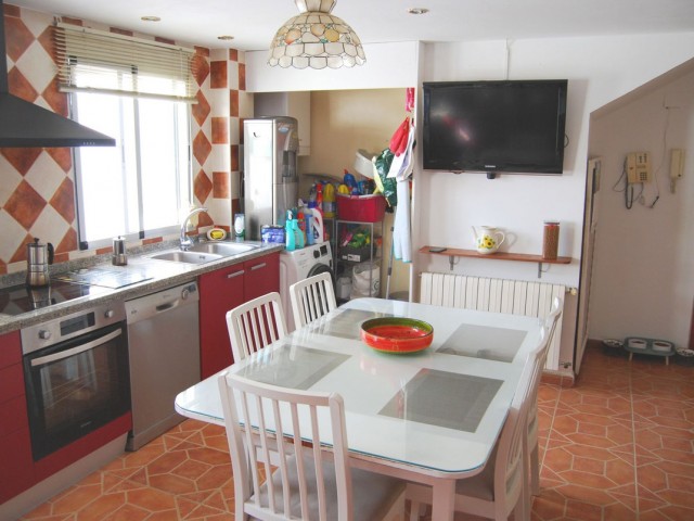 3 Bedrooms Apartment in Estepona