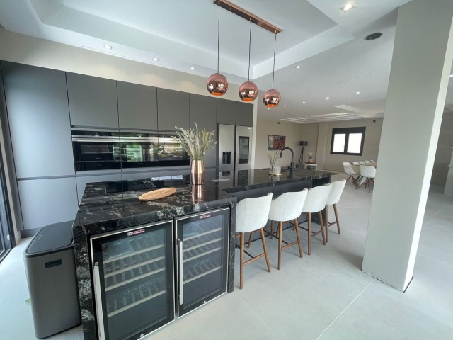 7 Slaapkamer Villa in Elviria