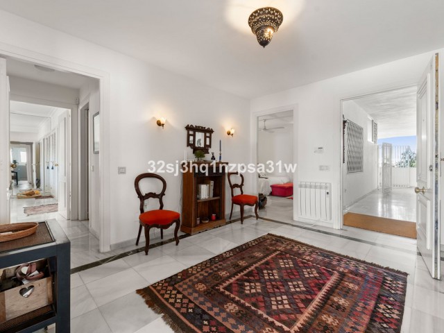 4 Makuuhuoneen Huoneisto Guadalmina Baja