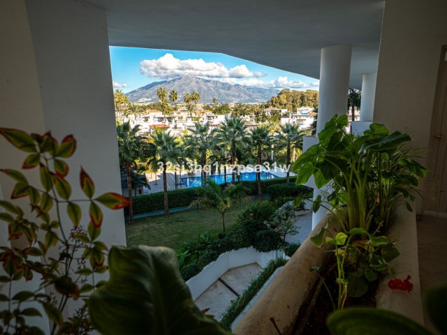 4 Makuuhuoneen Huoneisto Guadalmina Baja