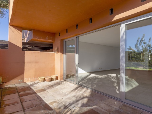 Maison mitoyenne avec 2 Chambres  à Manilva