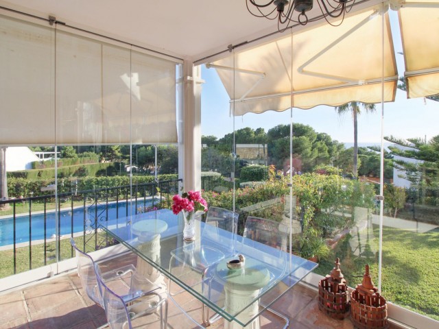 6 Bedrooms Villa in Estepona