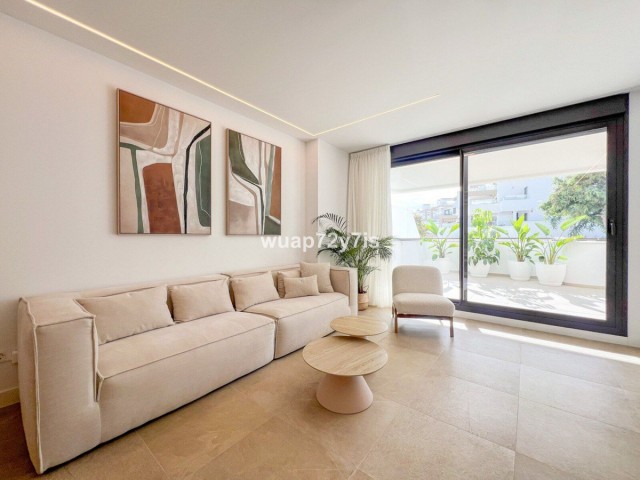 4 Bedrooms Apartment in Estepona