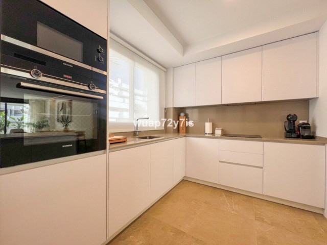 4 Bedrooms Apartment in Estepona