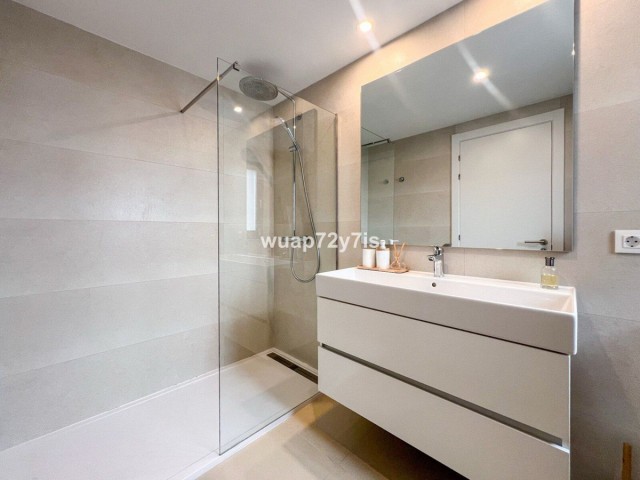 4 Bedrooms Apartment in Estepona