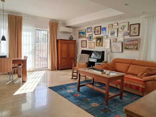 4 Schlafzimmer Reihenhaus in Estepona