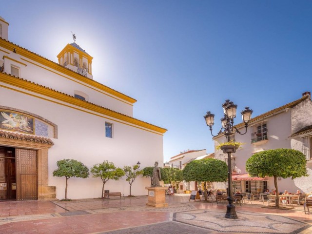 6 Bedrooms Townhouse in Marbella