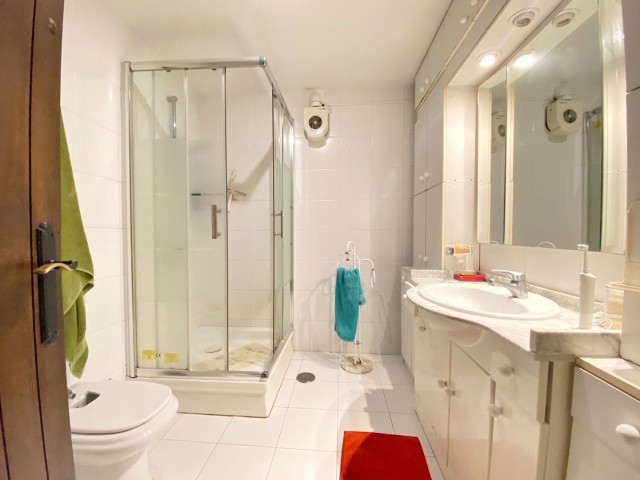 6 Slaapkamer Rijtjeshuis in Marbella