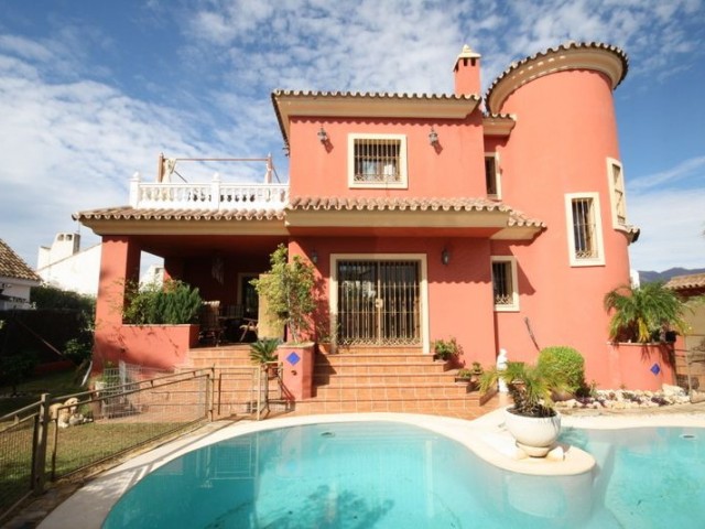 Villa, Las Chapas, R2036289