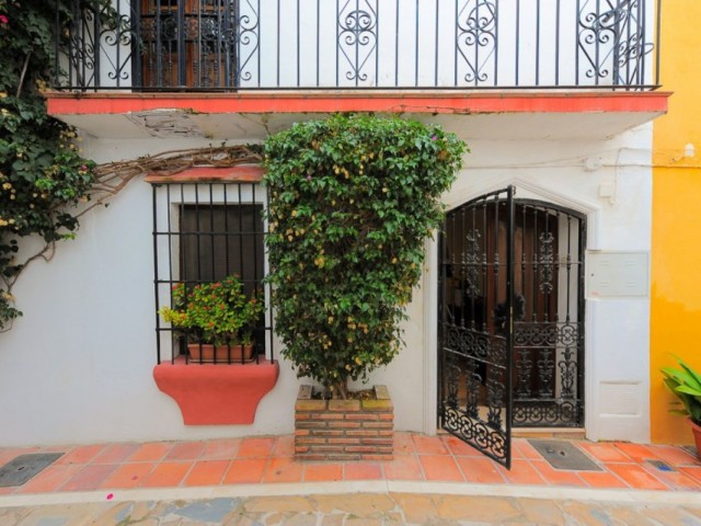 3 Bedrooms Townhouse in Marbella