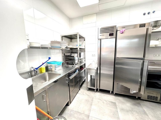 Commercial in Nueva Andalucía