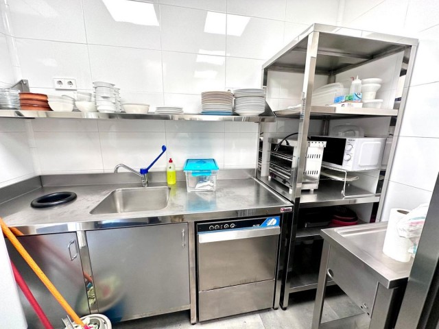 Commercial in Nueva Andalucía