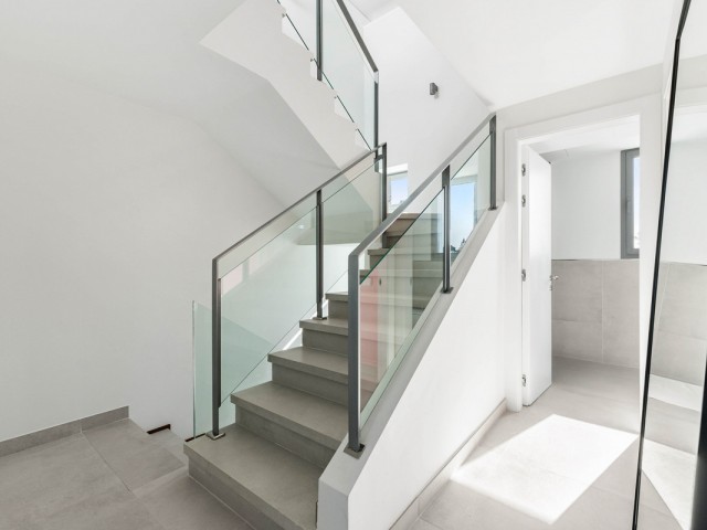 3 Bedrooms Villa in Guadalmina Alta