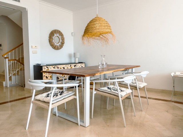 3 Bedrooms Villa in Elviria