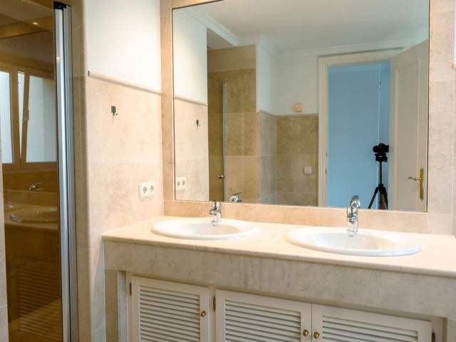 3 Bedrooms Villa in Elviria