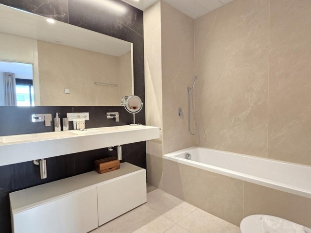 Apartamento con 3 Dormitorios  en Los Alamos