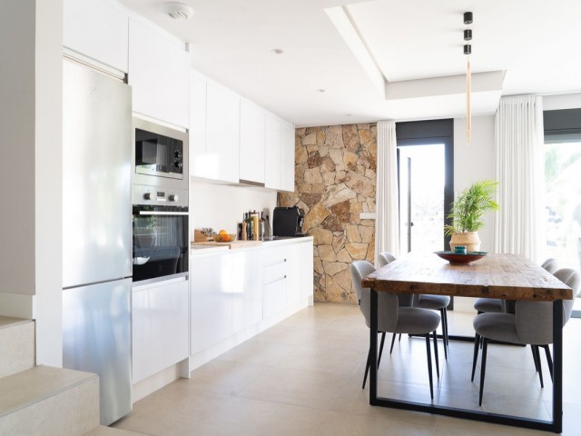 3 Bedrooms Apartment in Estepona