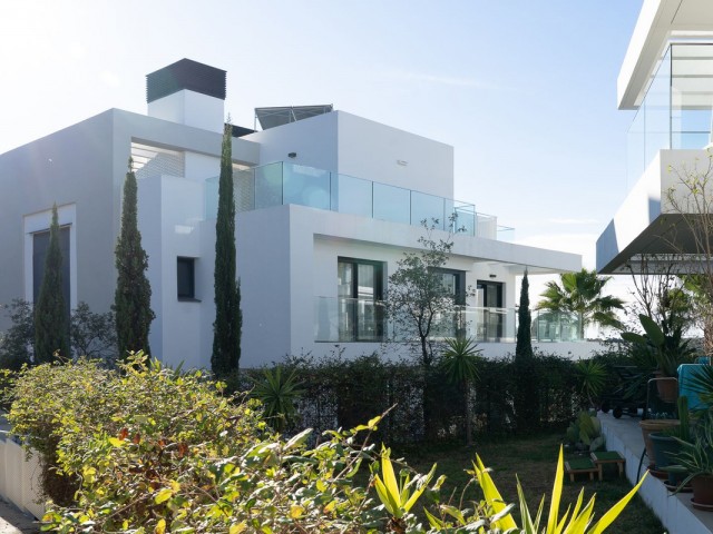 3 Bedrooms Apartment in Estepona