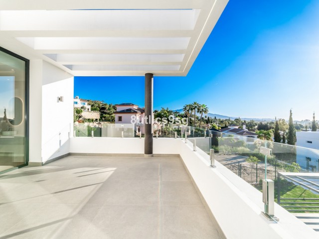 6 Bedrooms Villa in Benahavís