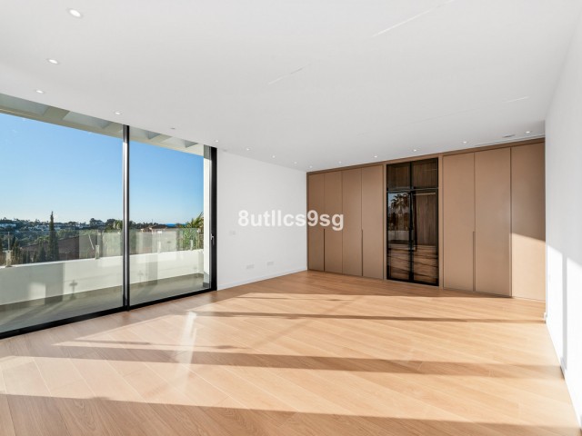 6 Bedrooms Villa in Benahavís