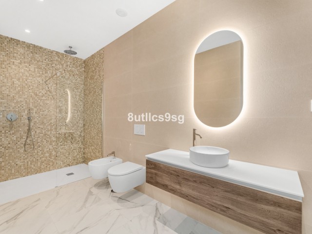 6 Bedrooms Villa in Benahavís