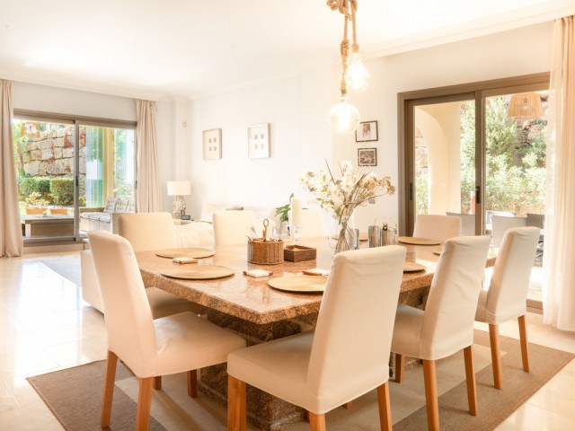 3 Bedrooms Apartment in Benahavís