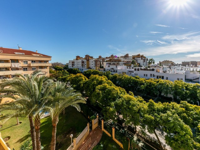 4 Bedrooms Apartment in Benalmadena