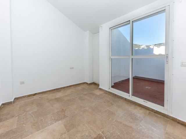 4 Bedrooms Apartment in Benalmadena
