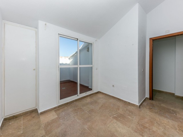 4 Bedrooms Apartment in Benalmadena