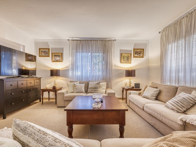 4 Bedrooms Villa in Marbella