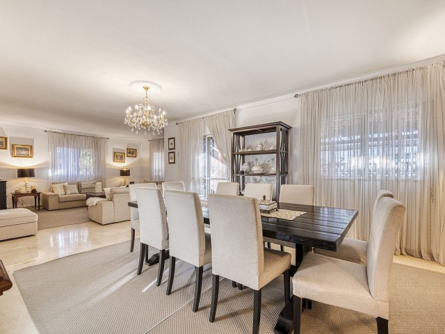 4 Bedrooms Villa in Marbella