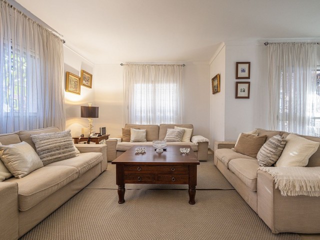 4 Bedrooms Villa in Marbella