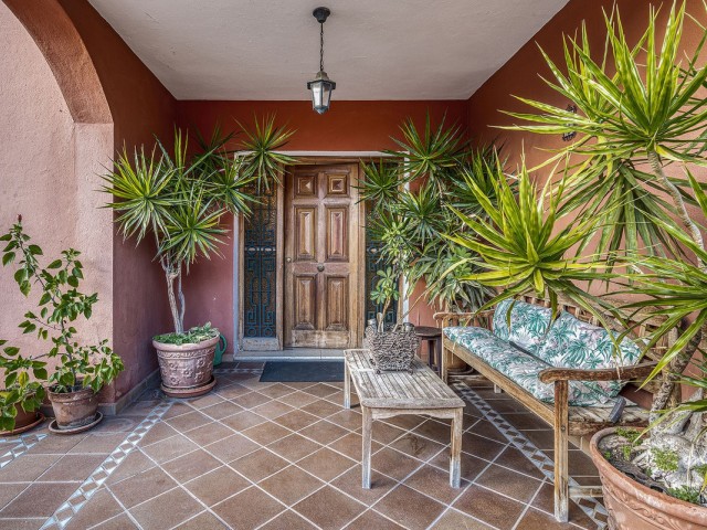 4 Bedrooms Villa in Marbella