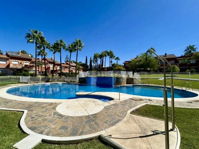 4 Bedrooms Townhouse in Estepona