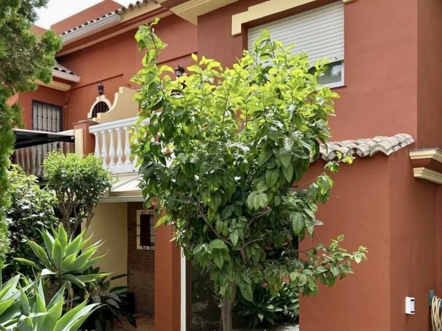 4 Bedrooms Townhouse in Estepona