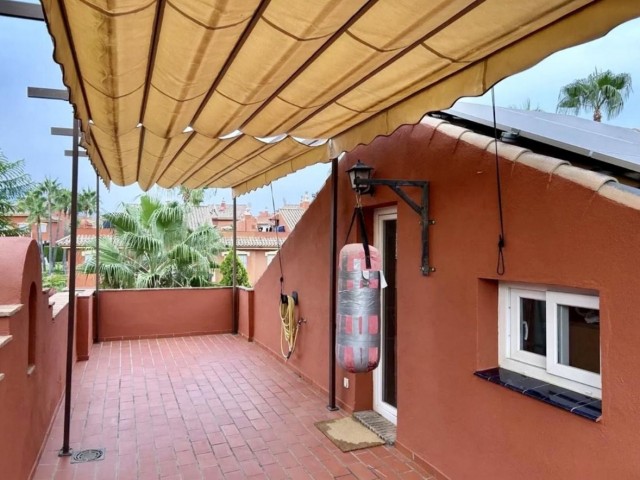 4 Bedrooms Townhouse in Estepona
