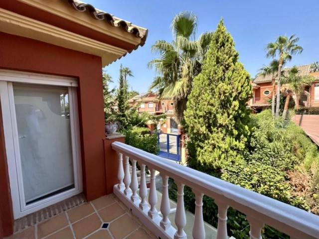4 Bedrooms Townhouse in Estepona