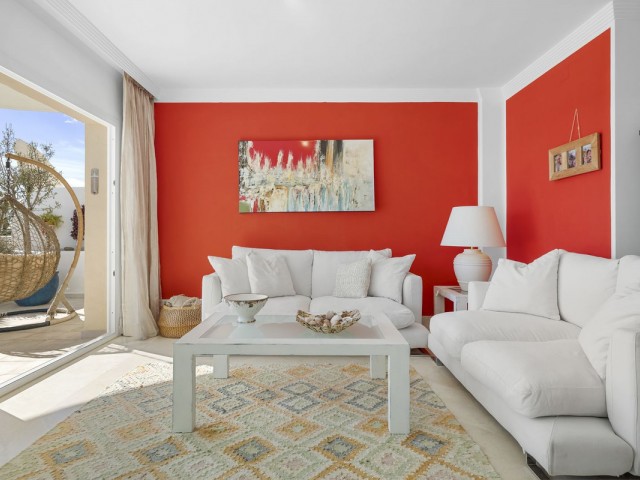 2 Bedrooms Apartment in Estepona