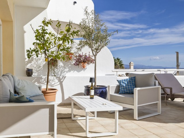 2 Bedrooms Apartment in Estepona