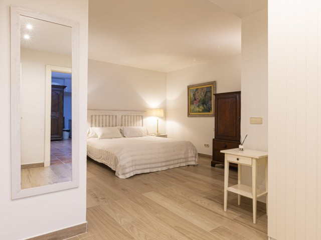 5 Bedrooms Villa in Elviria