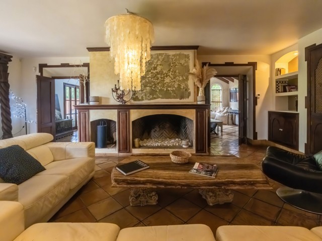 5 Bedrooms Villa in Nueva Andalucía